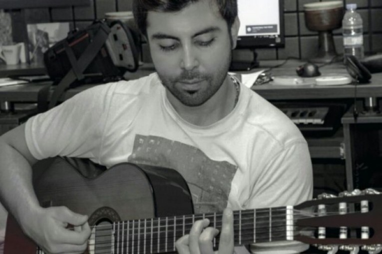 آموزش تخصصی گیتار و آواز محدوده ی شرق تهران