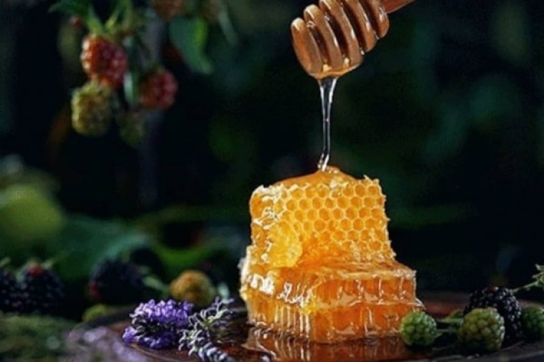 فروش و صادرات عسل درجه یک آذربایجان